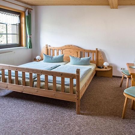 Am Roten Hammer I Gasthof Und Pension 오베르비젠탈 외부 사진