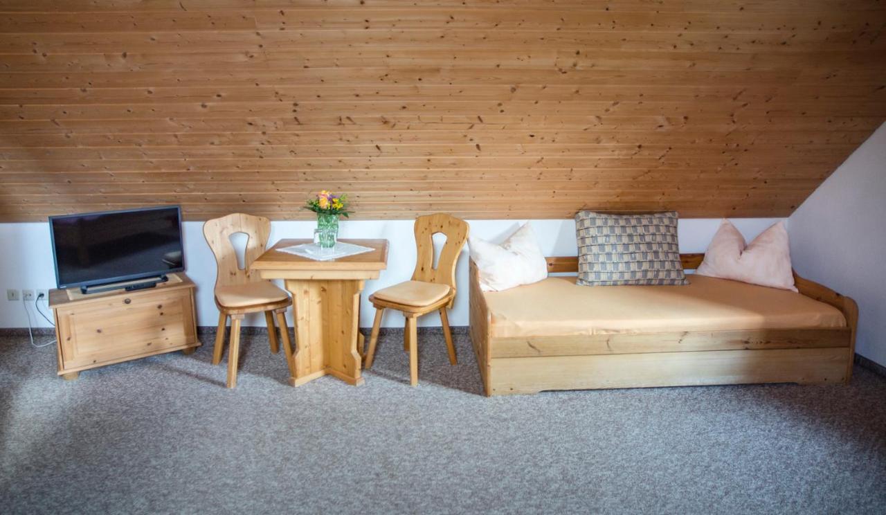 Am Roten Hammer I Gasthof Und Pension 오베르비젠탈 외부 사진