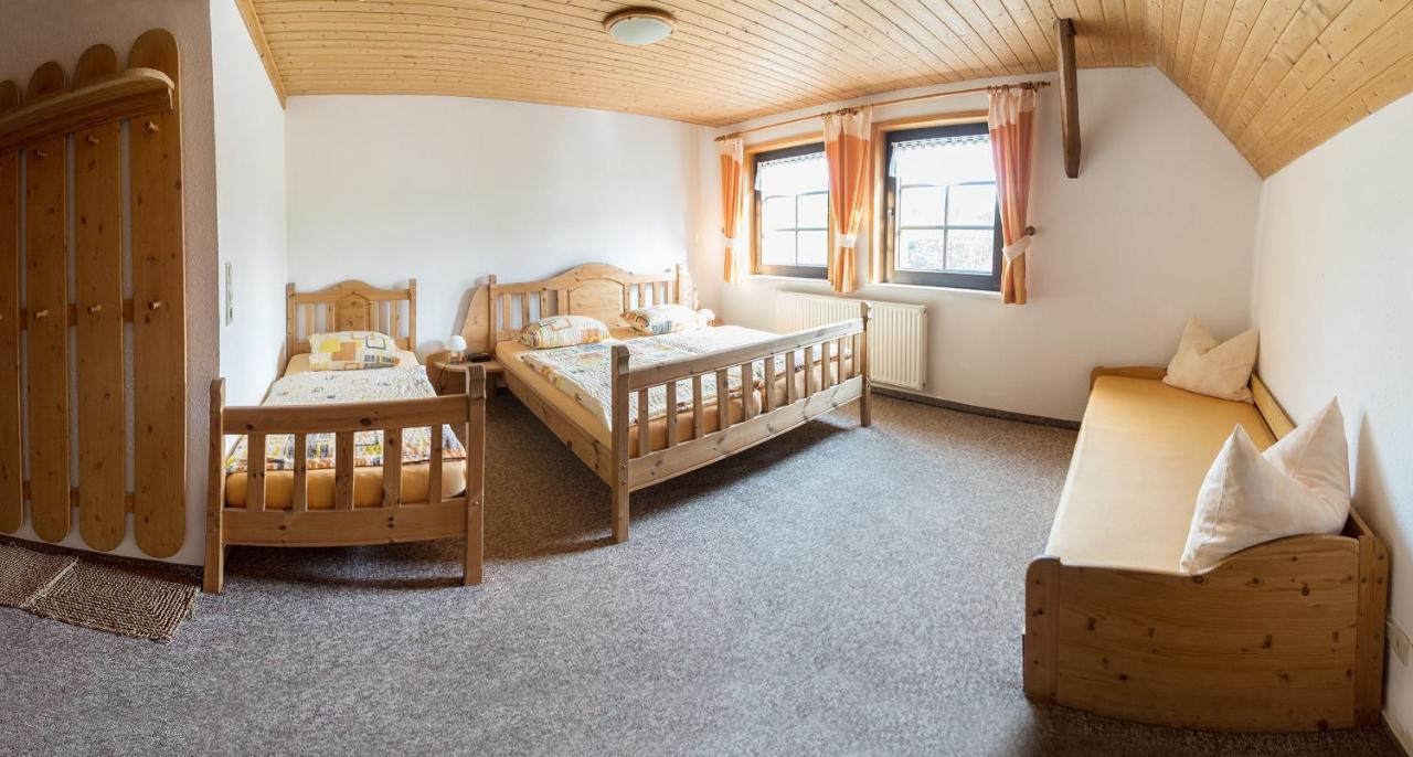 Am Roten Hammer I Gasthof Und Pension 오베르비젠탈 외부 사진
