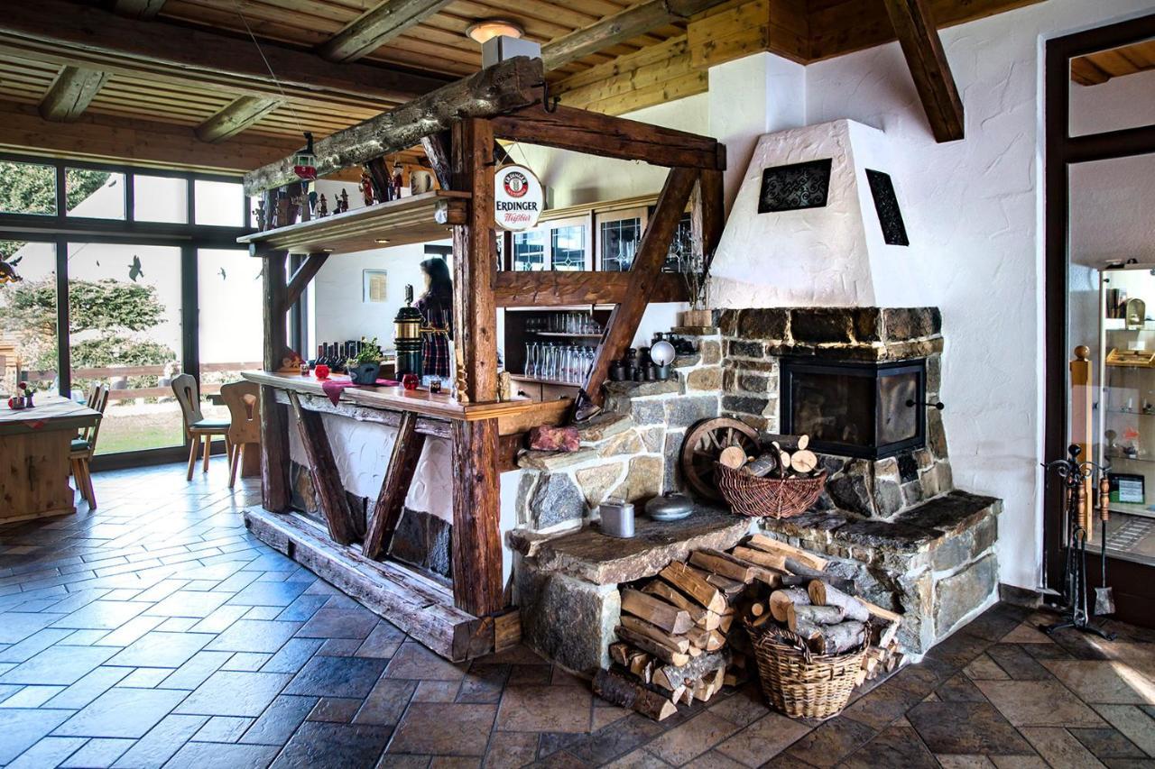 Am Roten Hammer I Gasthof Und Pension 오베르비젠탈 외부 사진