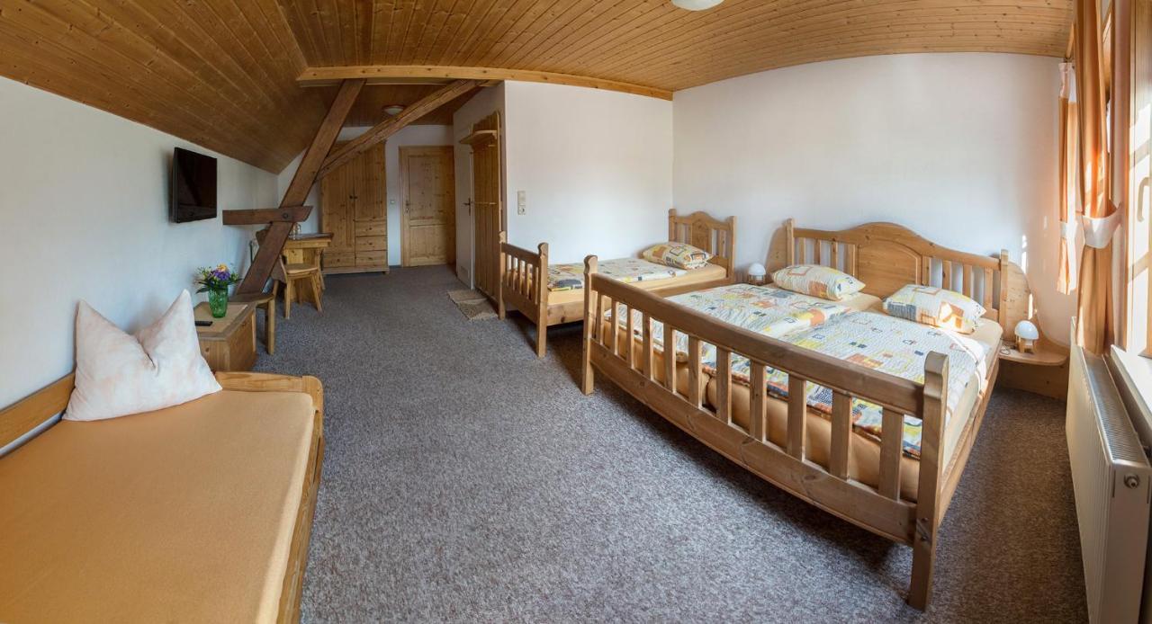 Am Roten Hammer I Gasthof Und Pension 오베르비젠탈 외부 사진